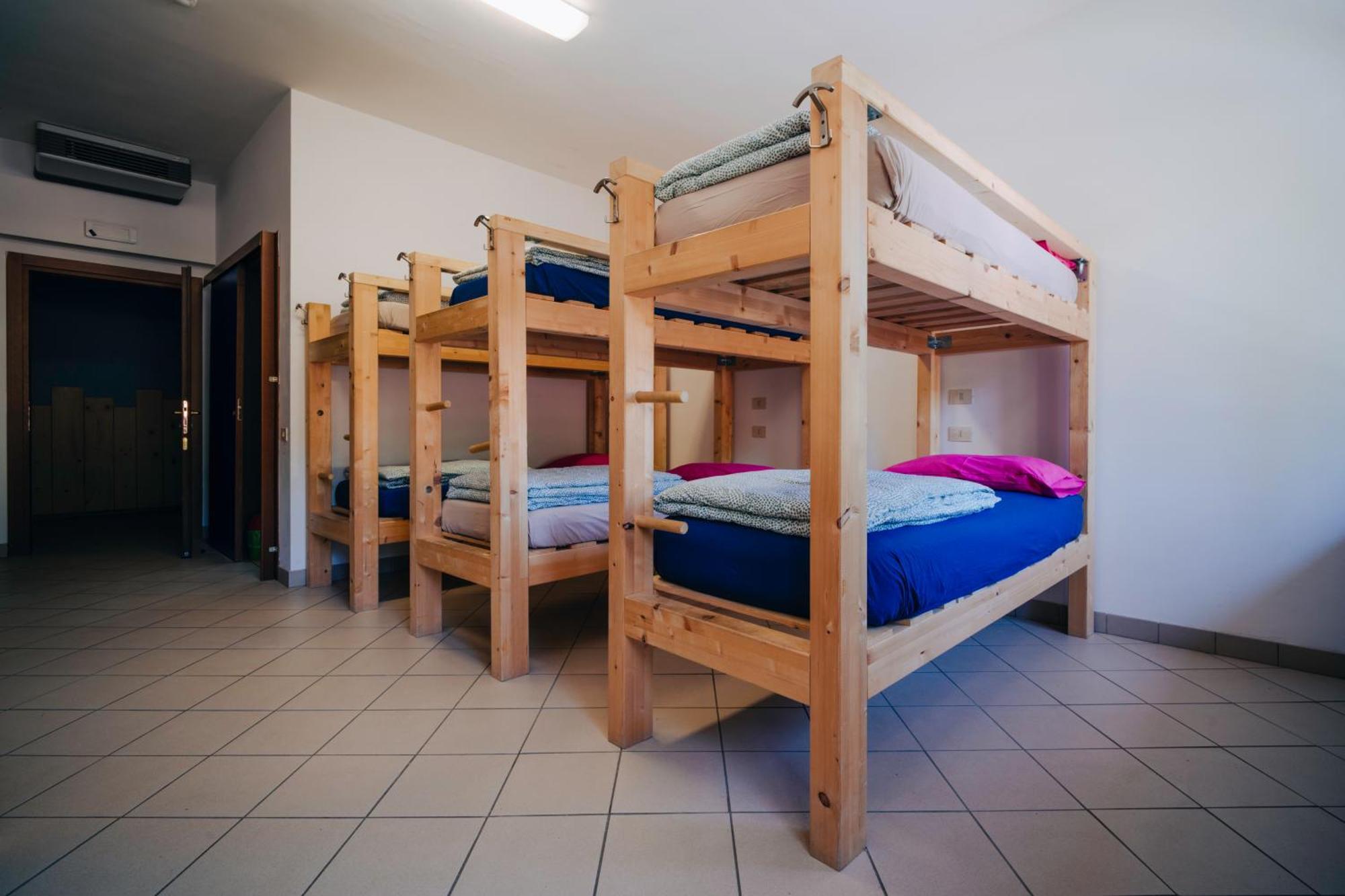 Auberge de jeunesse La Casa Via Del Sale à Limone Piemonte Extérieur photo